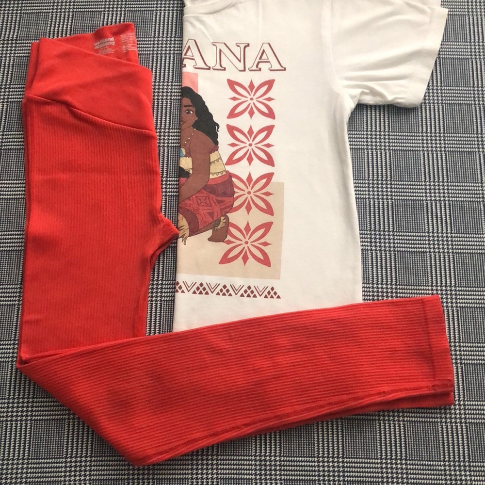 Disney’s Moana Print Tee-Shirt & Burnt Orange Ribbed Leggings